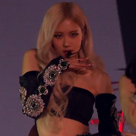 블랙핑크 로제 오프숄더 움짤 gif