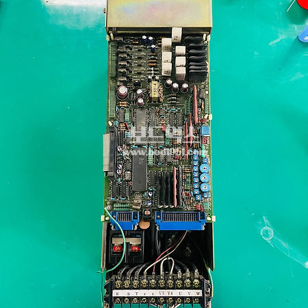 YASKAWA SERVOPACK (CACR-SR)