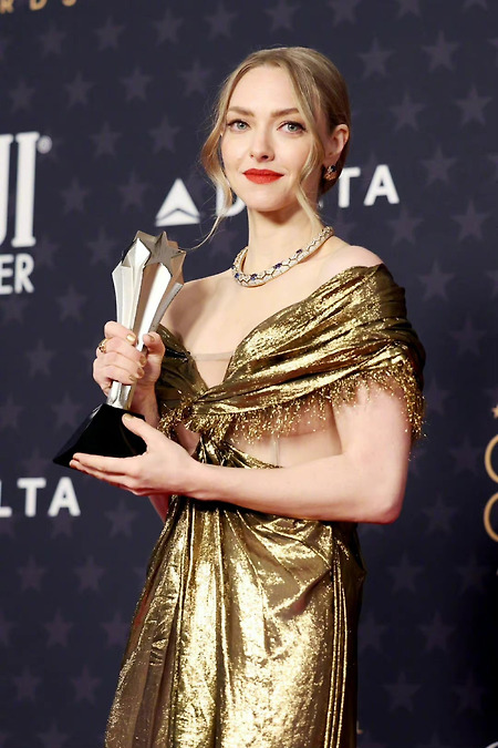아만다 사이프리드 (Amanda Seyfried) '크리틱스 초이스 시상식 (Critics Choice Awards)' 레드 카펫 패션