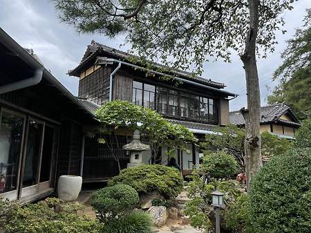 군산여행~(근대미술관-진포해양공원-신흥동일본가옥-초원사진관-동국사-리투스카페-경암동철길마을)