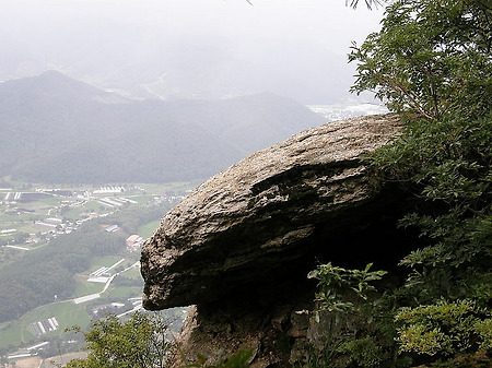 겉모습만 화려한 논산 바랑산