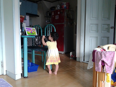 아이패드 보는중. 초집중...