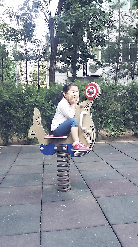 이사가서, 근처 놀이터