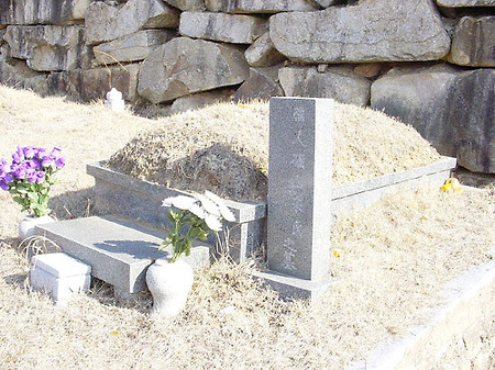 어머니 묘지-석계 공원 묘역