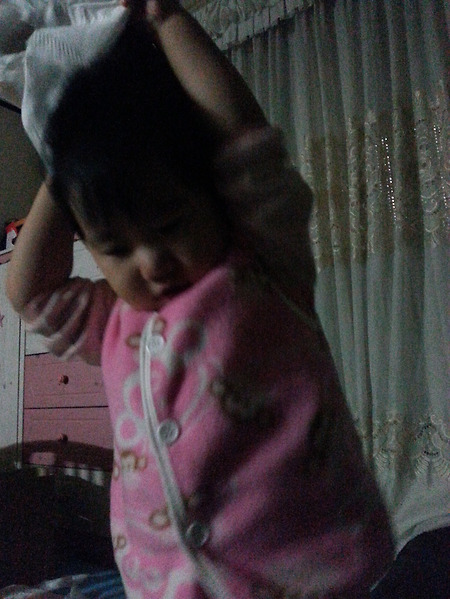 신상 모자를 써볼까...?