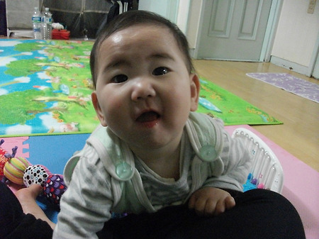 먹을꺼 줄려고? (초롱초롱)