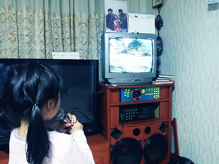 할아버지, 노래방 할래요~