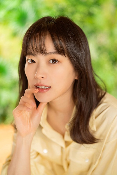 천우희(Chun Woo-hee) 영화 '비와 당신의 이야기' 인터뷰 화보 고화질
