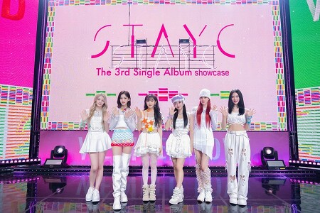 STAYC(스테이씨) 세 번째 싱글 'WE NEED LOVE' 발매 기념 쇼케이스 사진 고화질