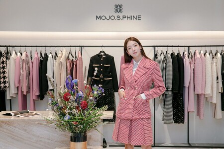 박신혜(Park Shin-hye) 모조에스핀 롯데백화점 본점 매장 방문 사진 고화질