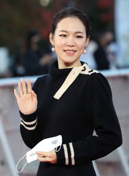 한예리(Han Ye-ri) '2021 대한민국 대중문화예술상' 시상식 레드카펫 행사 사진 고화질