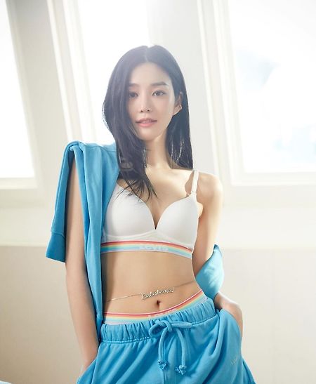 리바이스 속옷광고 모델 배우 이유비 - 2