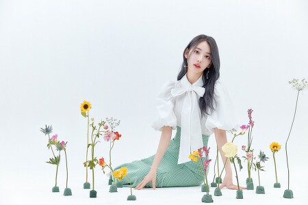 르세라핌(LE SSERAFIM) 미야와키 사쿠라(Miyawaki Sakura) LILY BROWN 2022 봄 화보① 고화질
