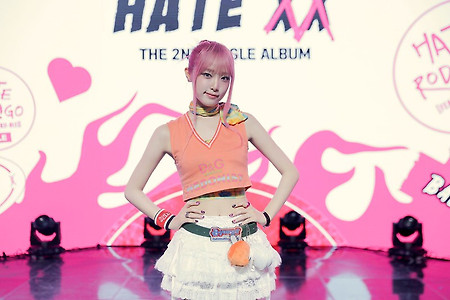 최예나(Choi Ye-na) 두 번째 싱글 '헤이트 XX(HATE XX)' 발매 기념 쇼케이스 고화질
