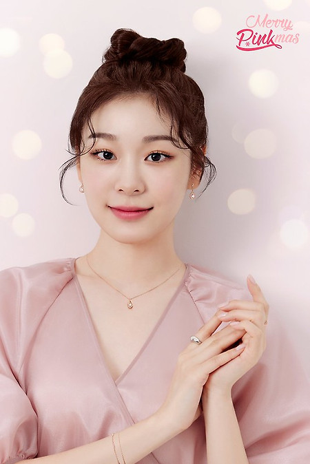 김연아(Kim Yu-na) 제이에스티나 '메리 핑크마스' 캠페인 화보 고화질