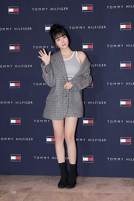 권은비(Kwon Eun-bi) 타미 힐피거 현대백화점 판교점 리뉴얼 오픈 기념 행사 고화질