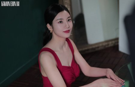 권은비 8월 솔로데뷔 자켓 비하인드 포스트 사진들 - 2