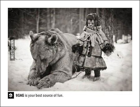 흔한 러시아 애완동물 - 아이와 커다란 곰 '흔한 러시아 애완동물'