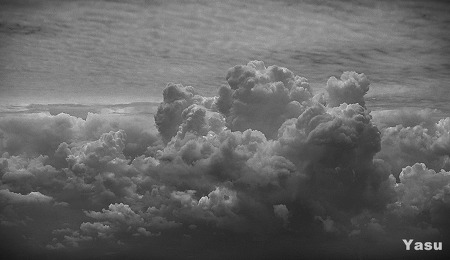 비행기안에서 찍은 뭉게구름~