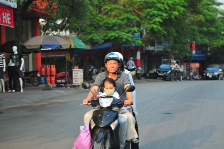 베트남 하이퐁 일상사진-오토바이 타는 사람들..