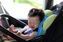 표정으로 감정을 표현하는 아기 대화법.