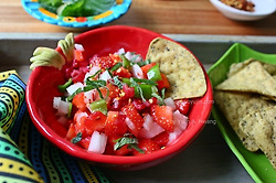 당신이 상상도 못한 딸기요리, 딸기 살사와 치즈샐러드