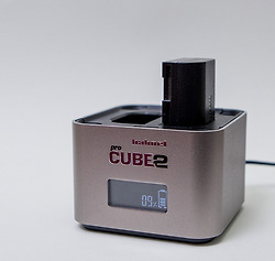 DSLR/미러리스 카메라용 종합 충전기 ProCube2 사용기