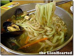 동래 소문난김가네칼국수, No 조미료, 건강한 재료로 만들어 속이 편한 삼색면 칼국수