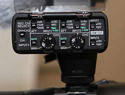 Sony XLR-K2M FDR-AX100 캠코더 A7M3 카메라 사용해보기