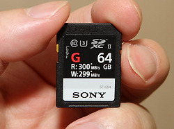 소니 SF-G64 가장 빠른 SD 메모리 카드 UHS-II 지원 카드리더기 MRW-S1 후기