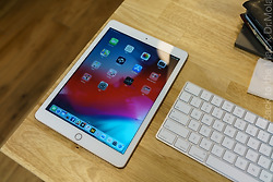 아이패드 (2018) 리뷰: 그냥 이거 사세요