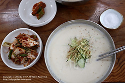 경주 맛집 / 황성동 맛집 / 콩국수가 맛있는 '장터 손칼국수'