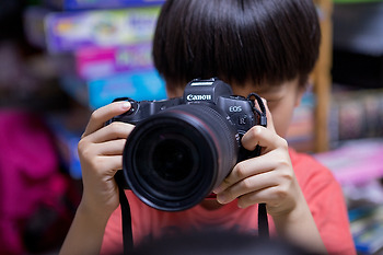 국내 최초 실사, 캐논의 첫 풀프레임 미러리스 카메라 EOS R 리뷰 (1편)