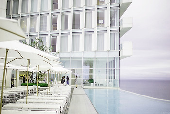 고구마와 럭셔리 호텔, 올인클루시브 씨마크호텔