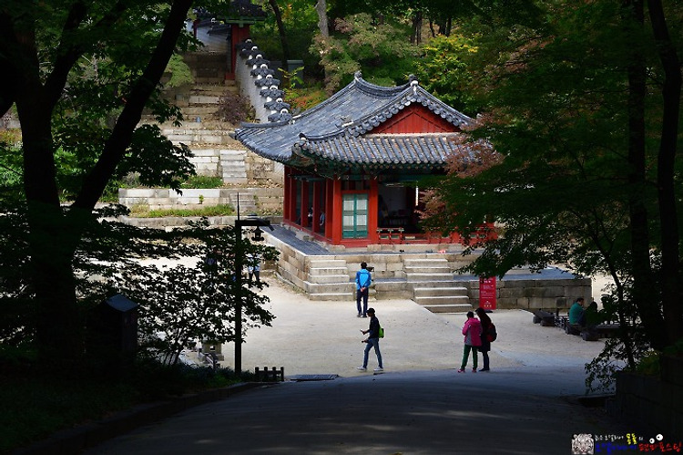 창덕궁 후원 (비원), 임금이 되어 가을을 걷는다/서울 당일 여행코스
